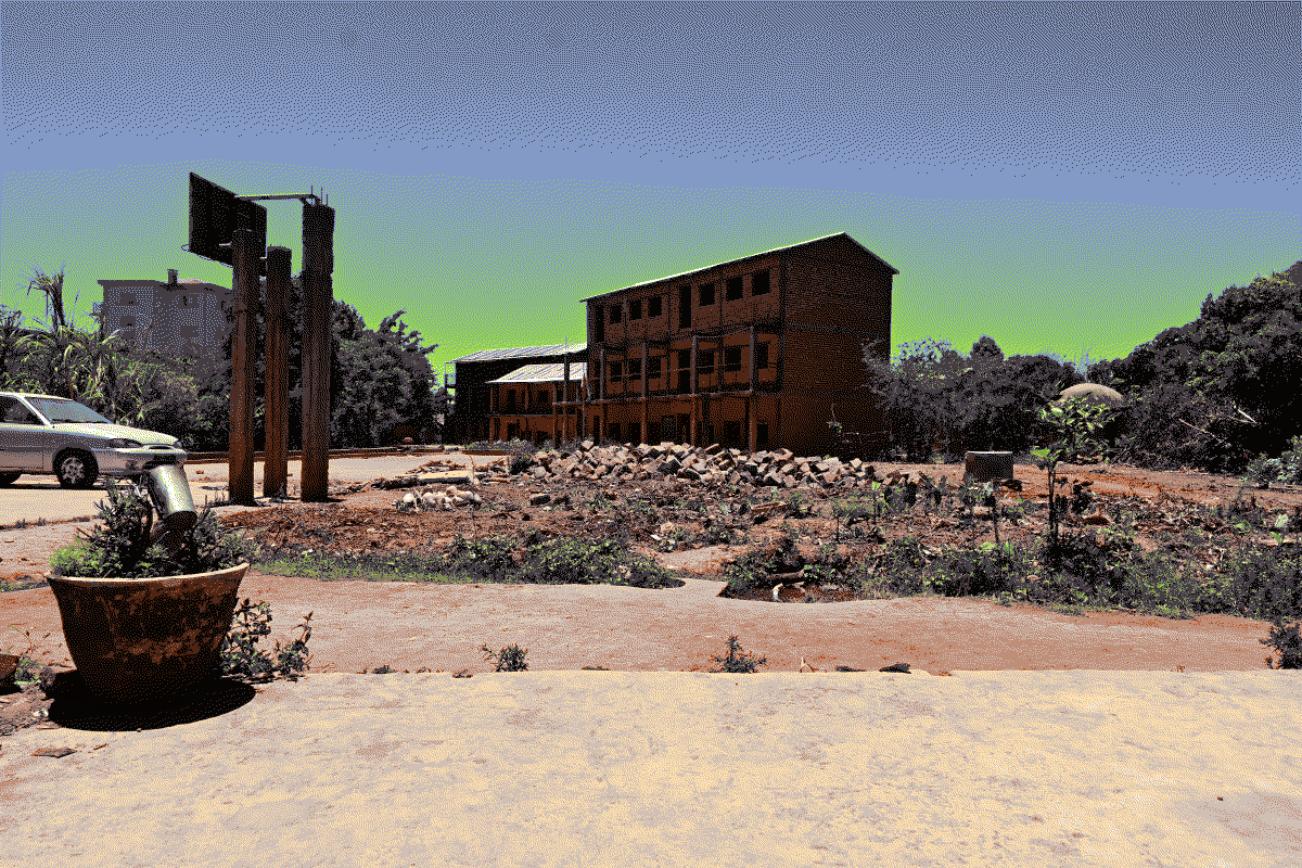Photo des batiments dans lesquels est installée l'école